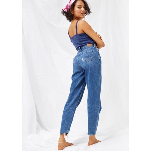 American Eagle Relaxed Mom Jean - Picture 2 of 8